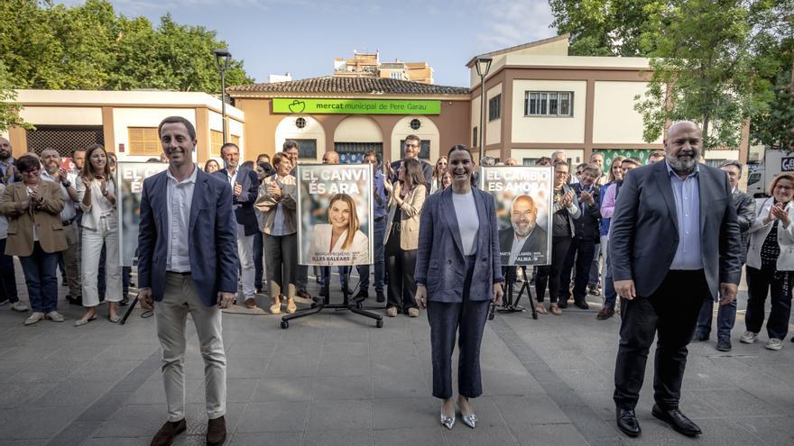 Elecciones Baleares 2023 | Con la simbólica pegada de carteles el PP da inicio a la campaña electoral