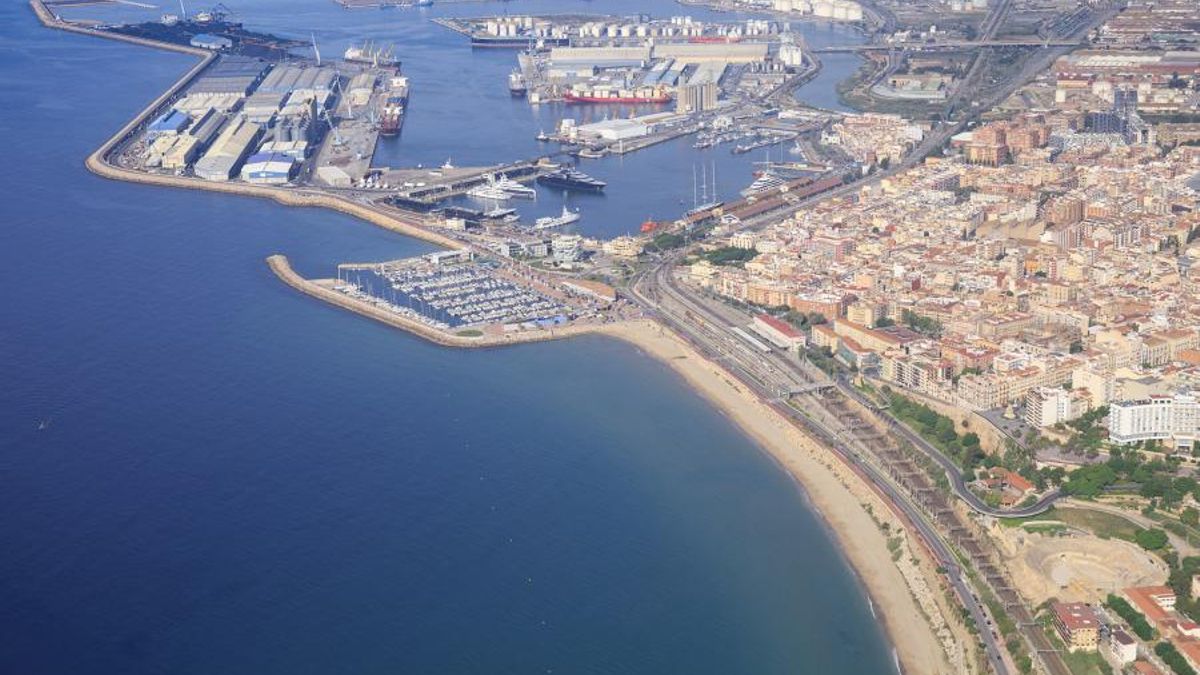 21/12/2022 Vista del Port de Tarragona. ESPAÃA EUROPA CATALUÃA ECONOMIA PORT DE TARRAGONA
