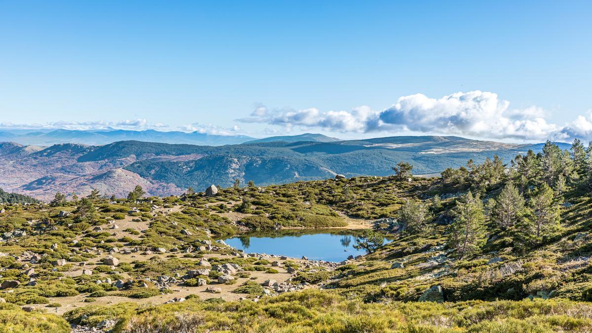 Paisaje protegido que combina arquitectura tradicional, bosques autóctonos y un estilo de vida en armonía con la naturaleza