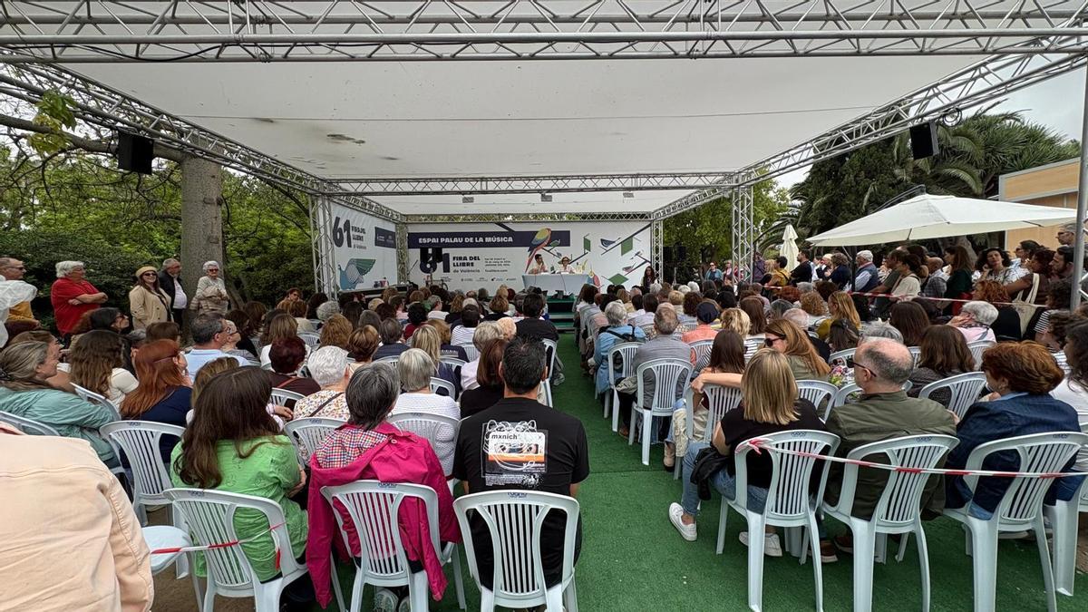 El club de lectura de José Luis Sastre en la Fira del Llibre de València.