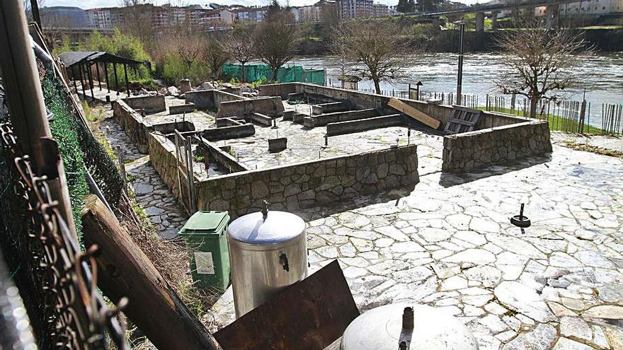 Restos de las Termas da Chavasqueira tras el fuego.   | // IÑAKI OSORIO