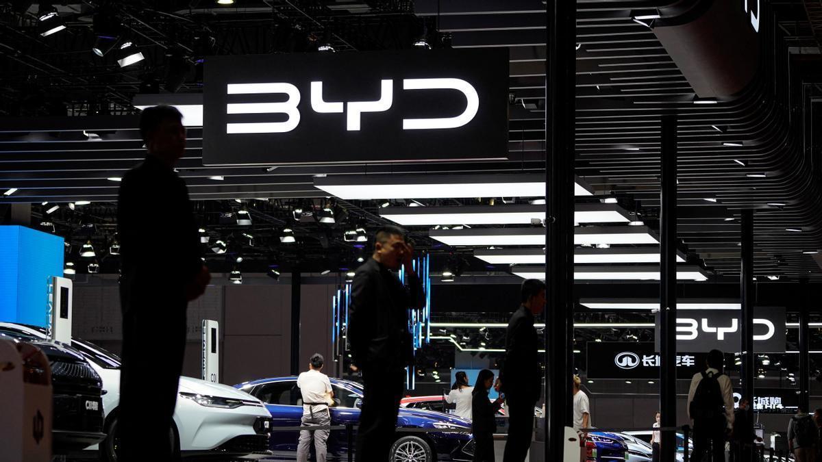 Expositor del grupo BYD en el reciente salón del automóvil de Shaghái.