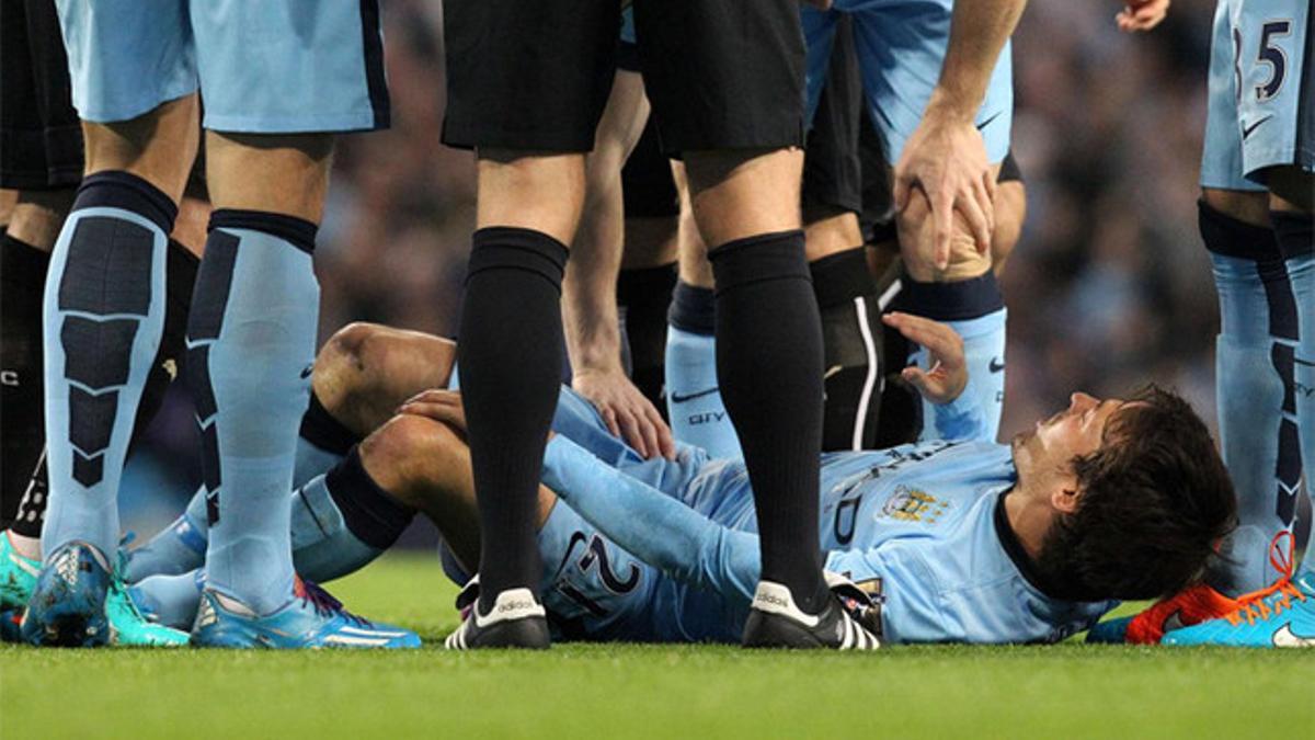 David Silva en el momento de su lesión frente al Newcastle