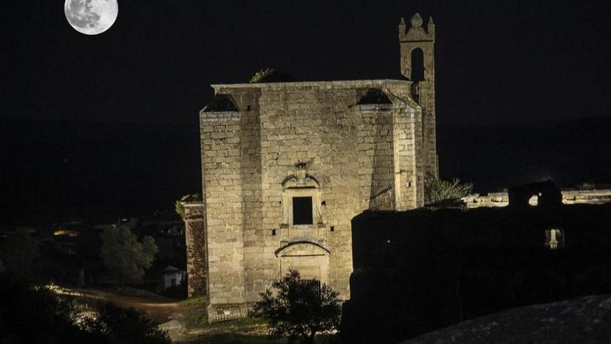 El mundo bajo el embrujo de la superluna