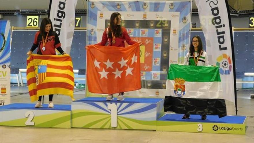 Bronce para ana pedraza en arco compuesto en el nacional junior