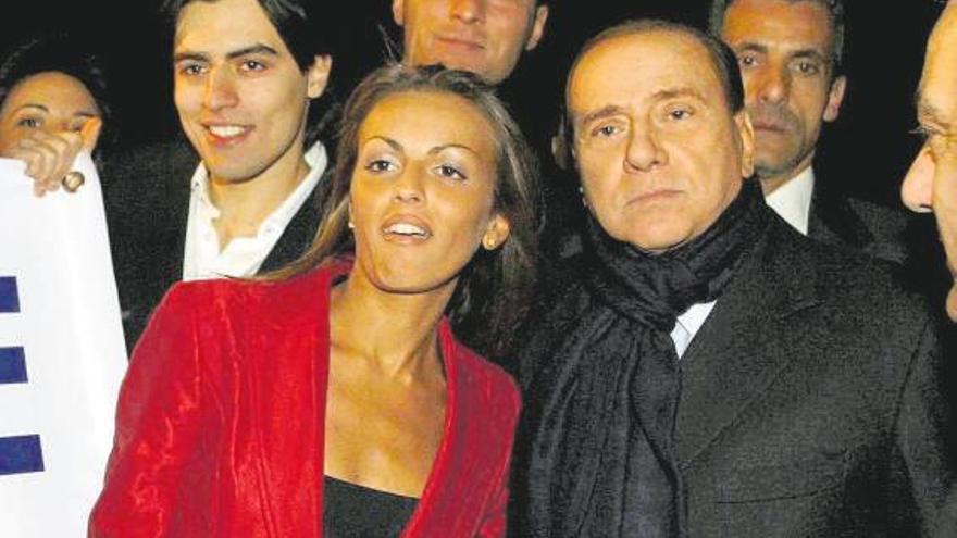 Berlusconi paga 20 millones a su expareja