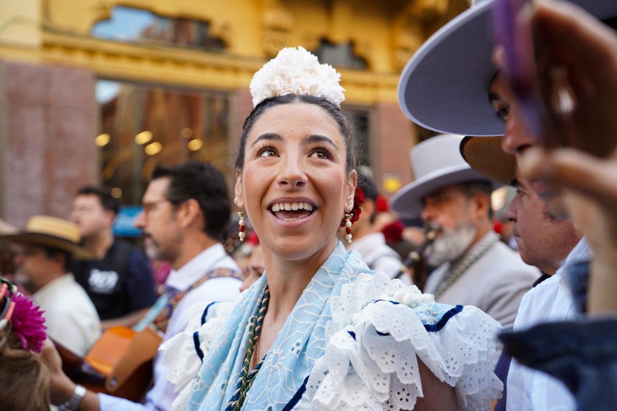 La salida de las hermandades del Rocío de Sevilla, en imágenes