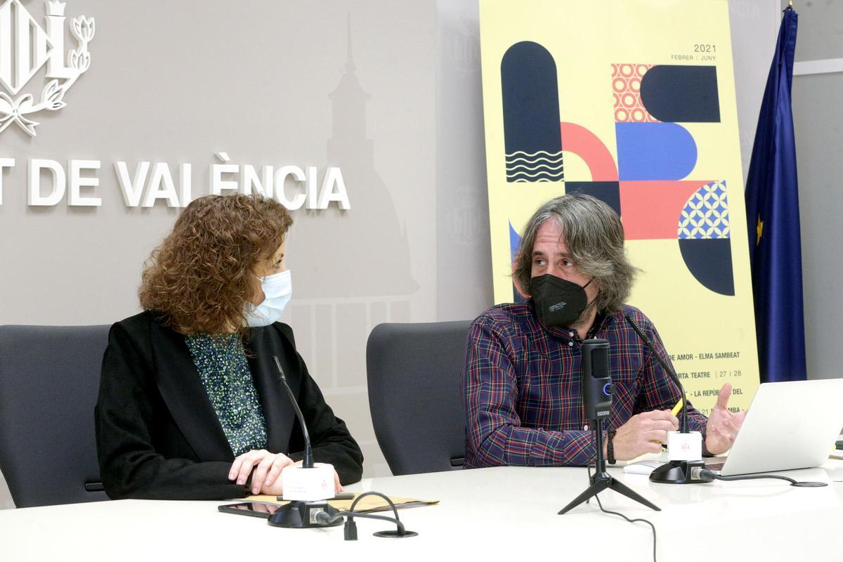 La concejal de Acción Cultural Maite Ibáñez y el nuevo coordinador del TEM Juanma Artigot.