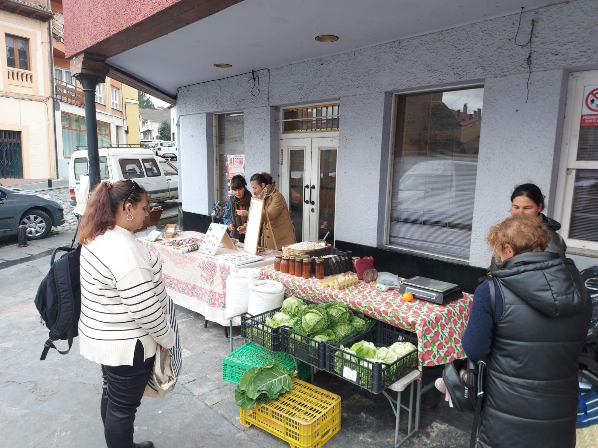 En imágenes: Así fue el martes de mercado, en una jornada floja de visitas