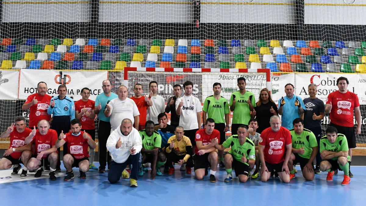 Algunos de los participantes en el torneo “Puntapé” de fútbol sala.   | // GUSTAVO SANTOS