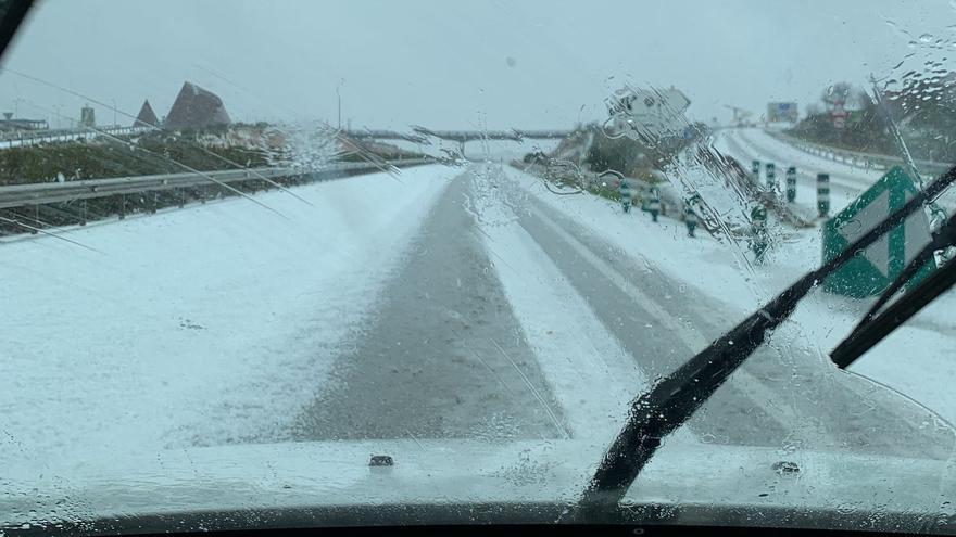 Cortada la A-23, en Teruel, durante una hora y media tras una intensa granizada