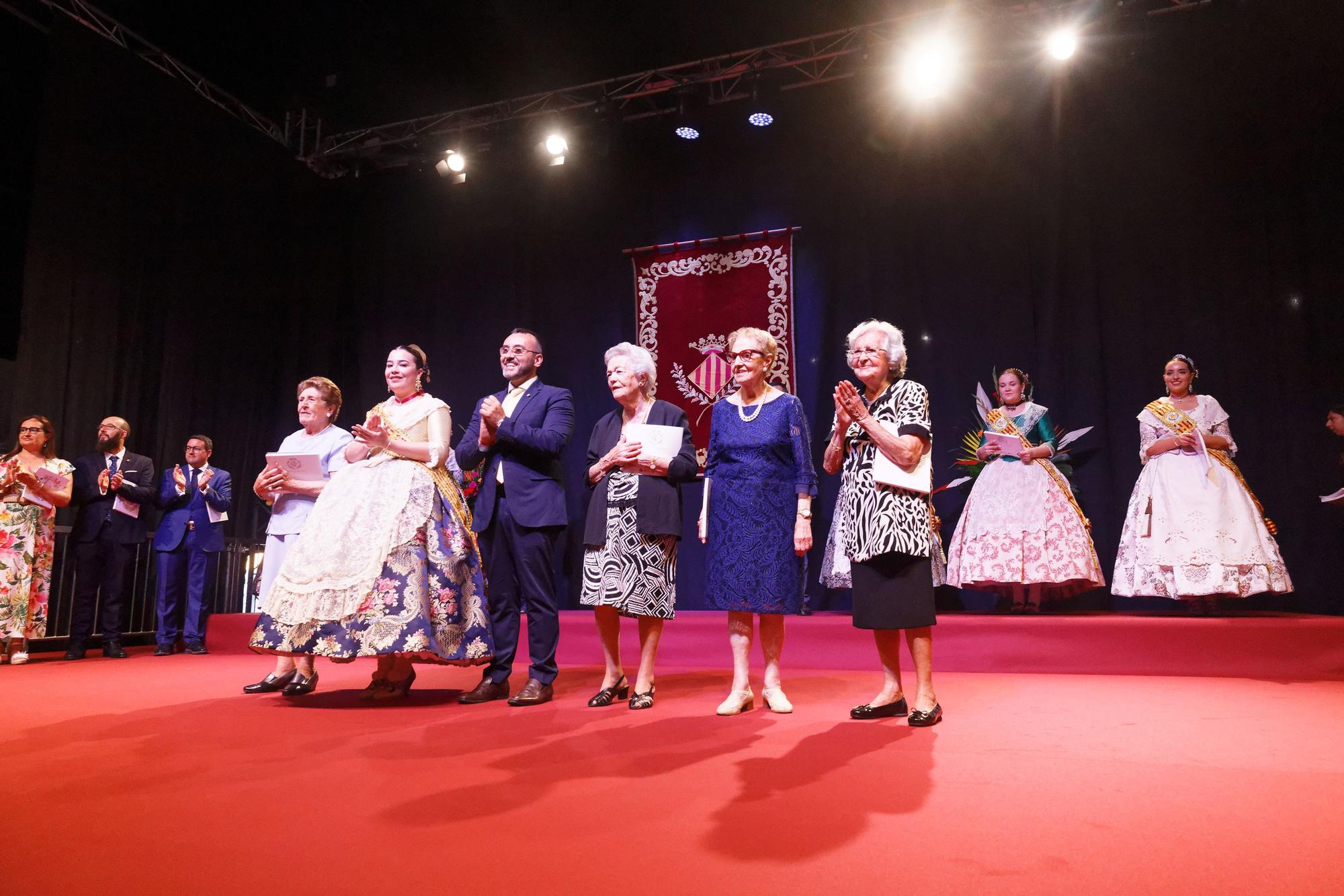 Homenaje 75 aniversario de reina y damas de fiestas de Vila-real