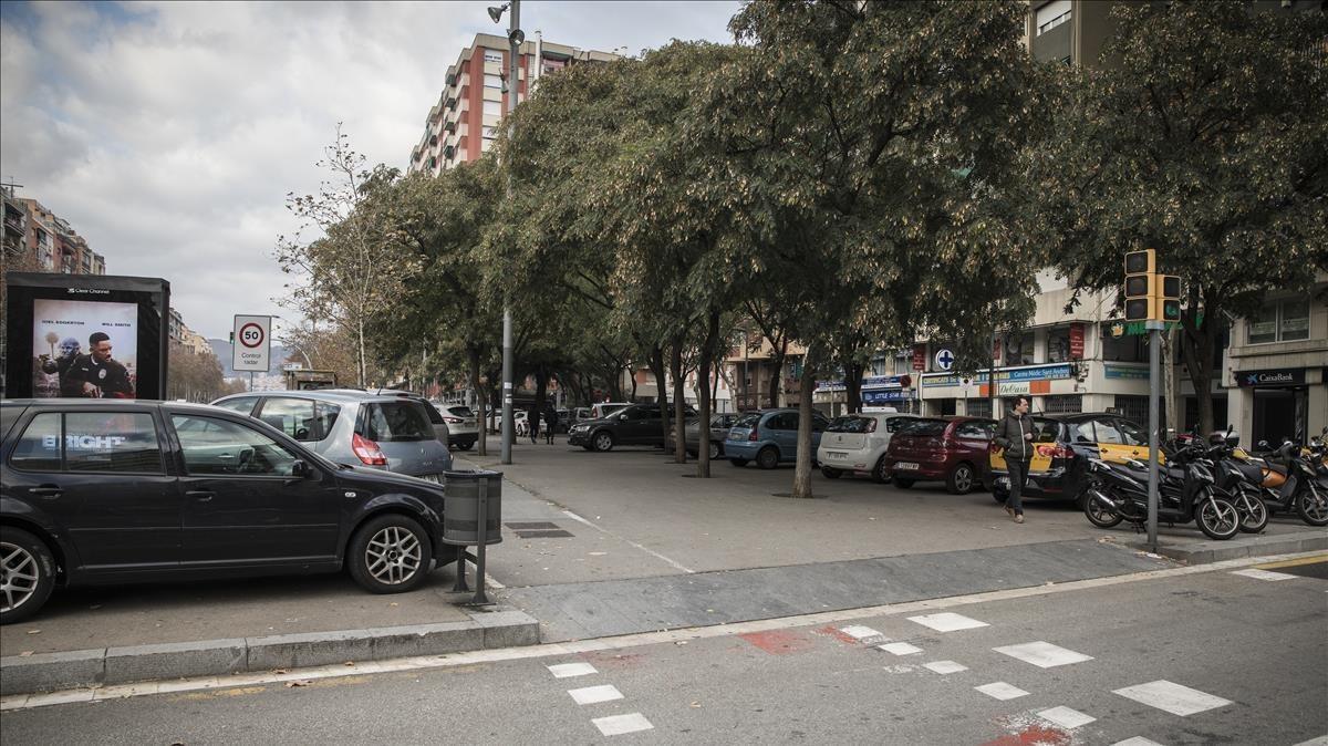 zentauroepp41413634 barcelona 25 12 2017   coches mal aparcados durante el dia d171225191821