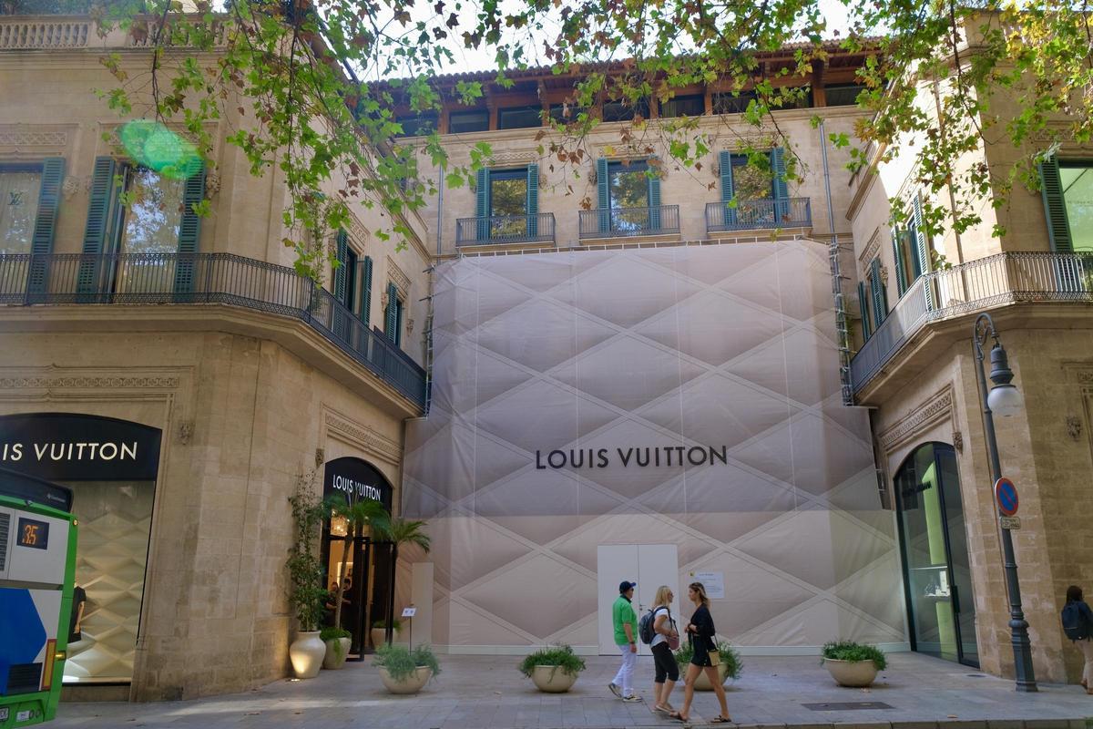 NUEVA TIENDA DE LOUIS VUITTON EN PALMA: Las fotos de la ampliación del local de la multinacional francesa en el Paseo del Born