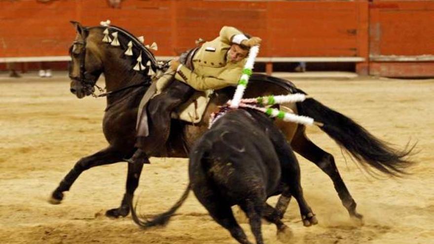 Fermín Burgos, a la violín, en la corrida de 2008.