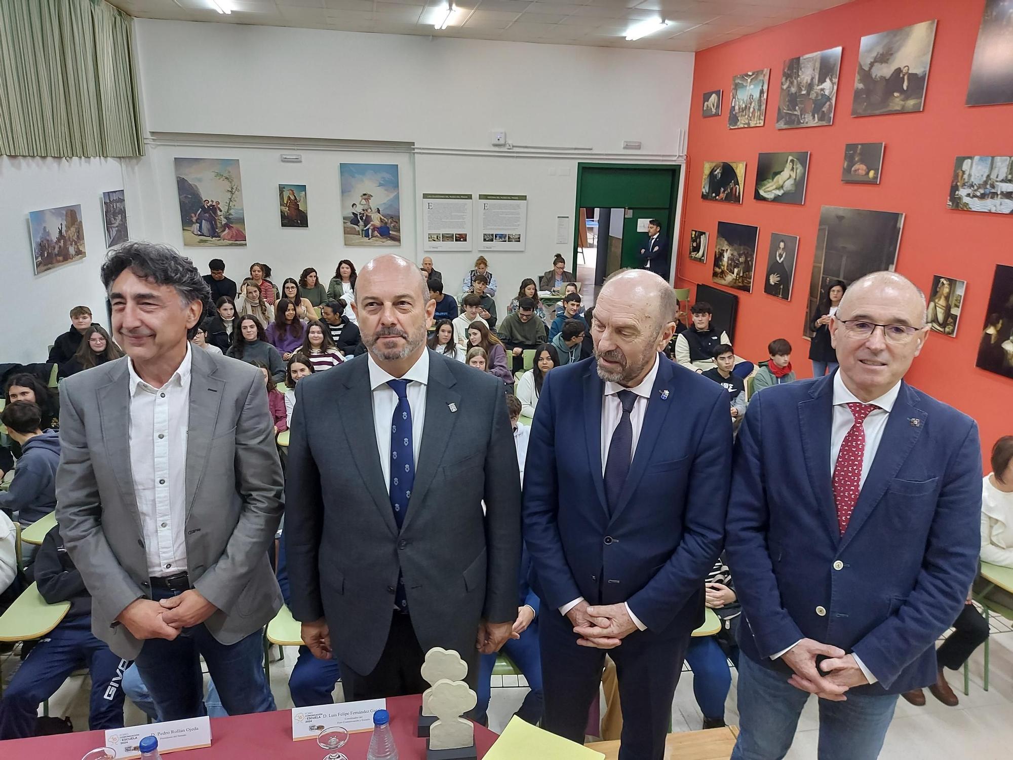 En imágenes: La visita del presidente del Senado a Vegadeo