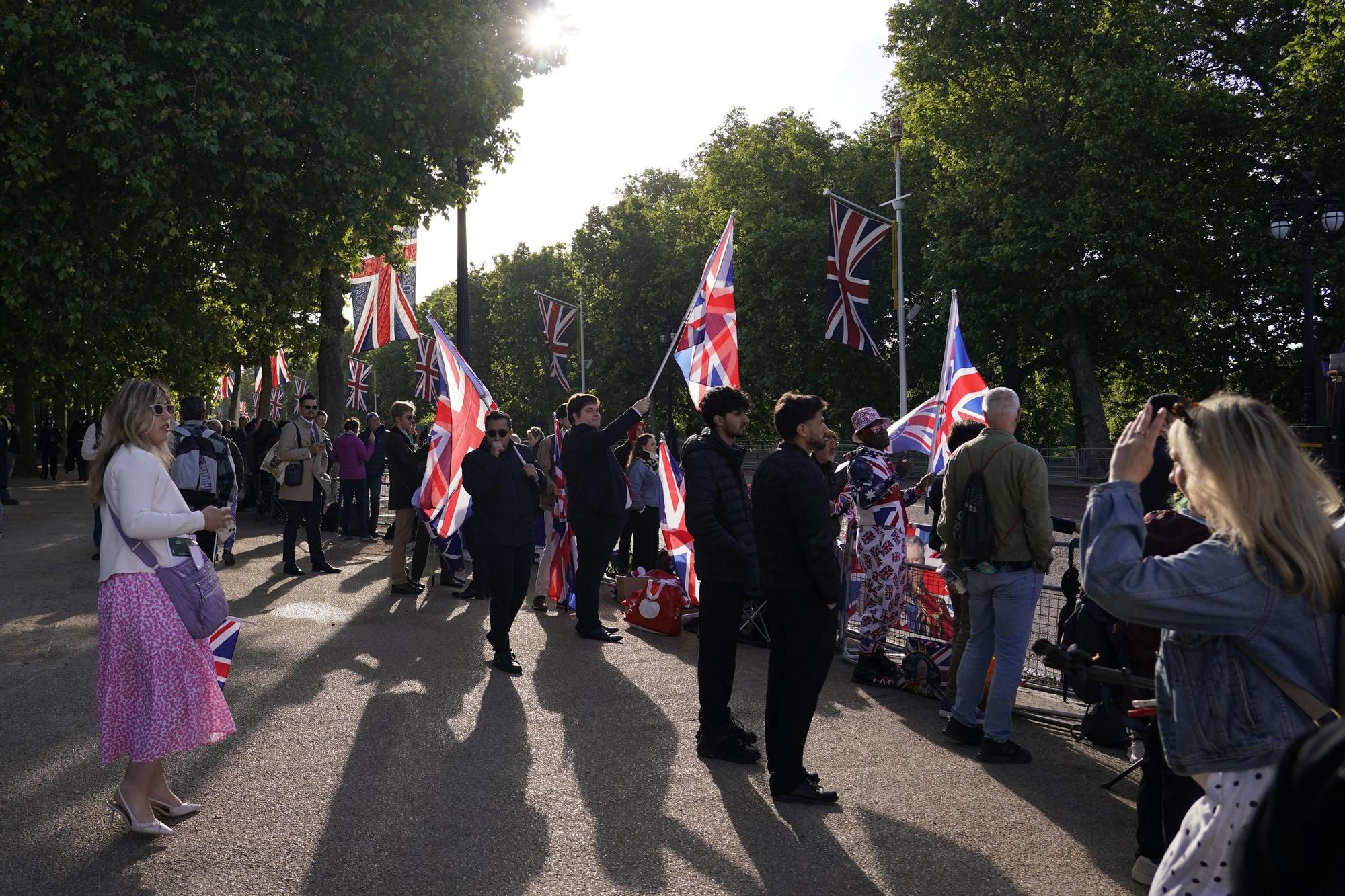 Kate Middleton reapareix en públic a bord d'una carossa