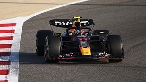 Checo Pérez, durante la última jornada de los test de pretemporada en Bahrein.