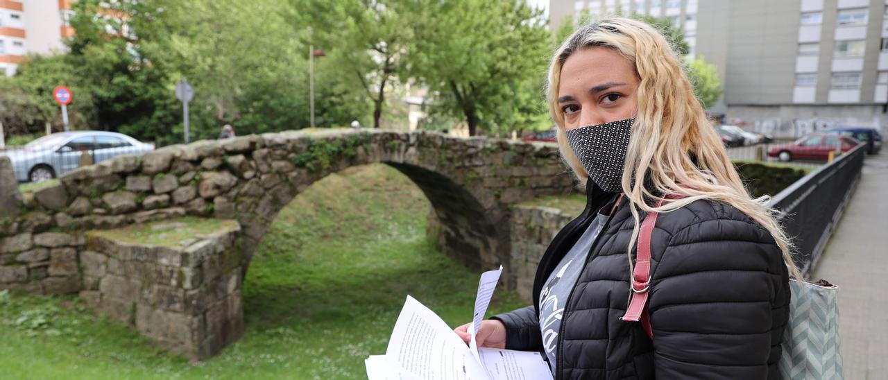 Verónica, en el entorno de Castrelos, cerca de donde reside