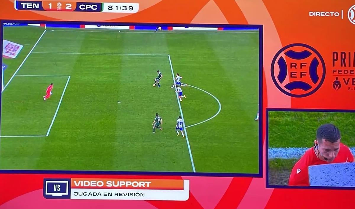La acción del gol anulado la Cacereño en el Heliodoro Rodríguez López.