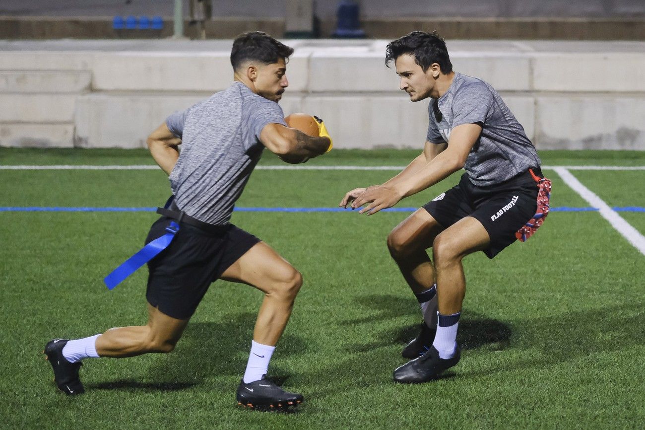 Dinamismo, estrategia y valores en el flag football.