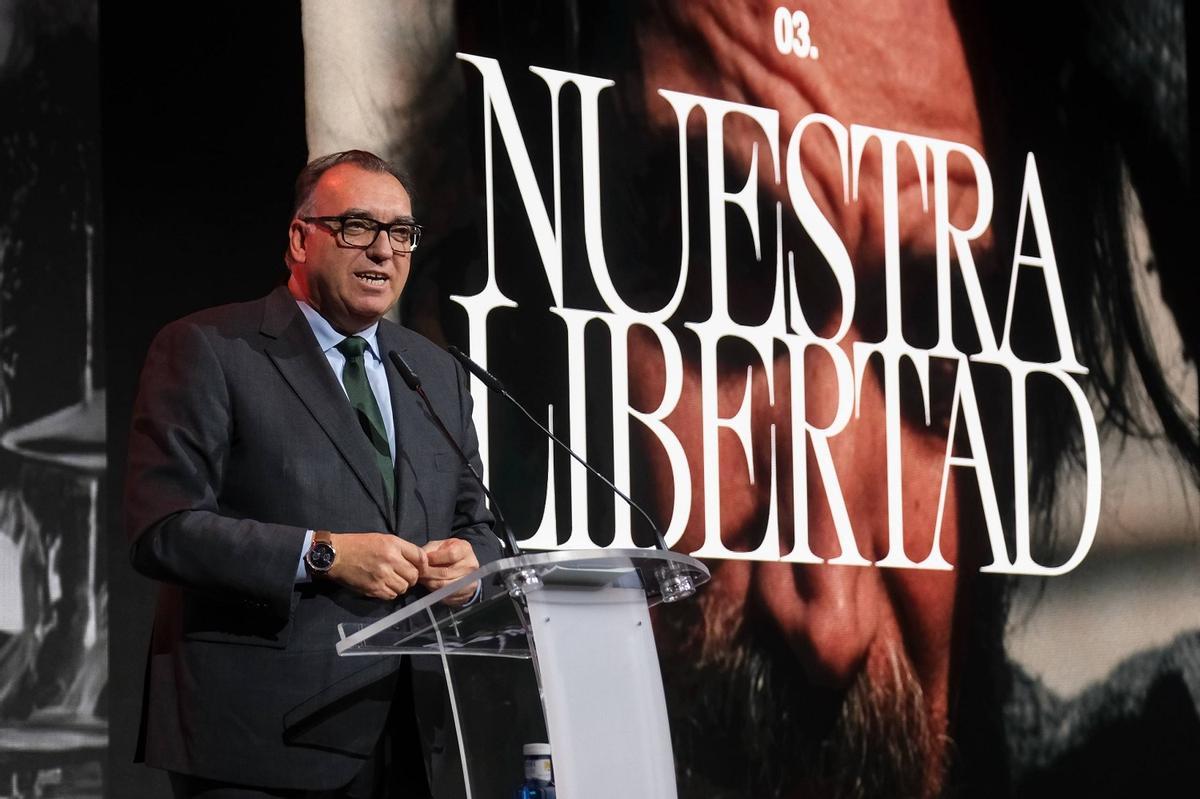El consejero de Turismo y Andalucía, Exterior, Arturo Bernal, en la inauguración del Salón H&amp;T 2026, en el Palacio de Ferias de Málaga.