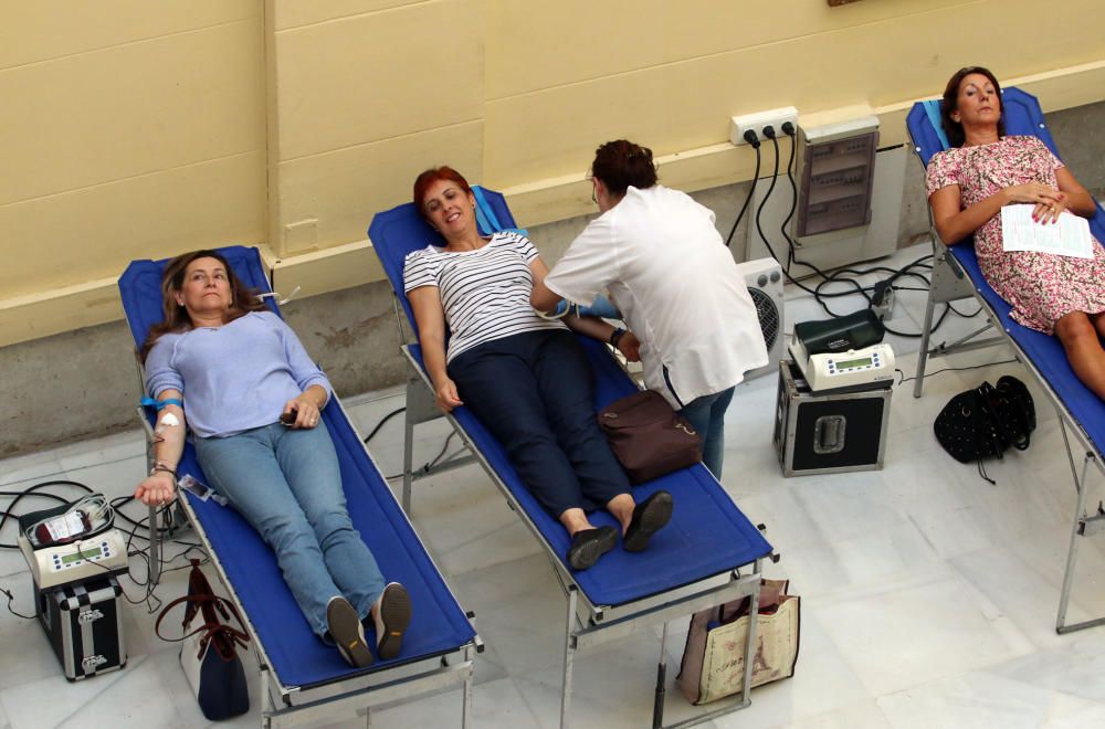 El Ayuntamiento de Málaga acoge la novena edición de este maratón solidario de donación de sangre.