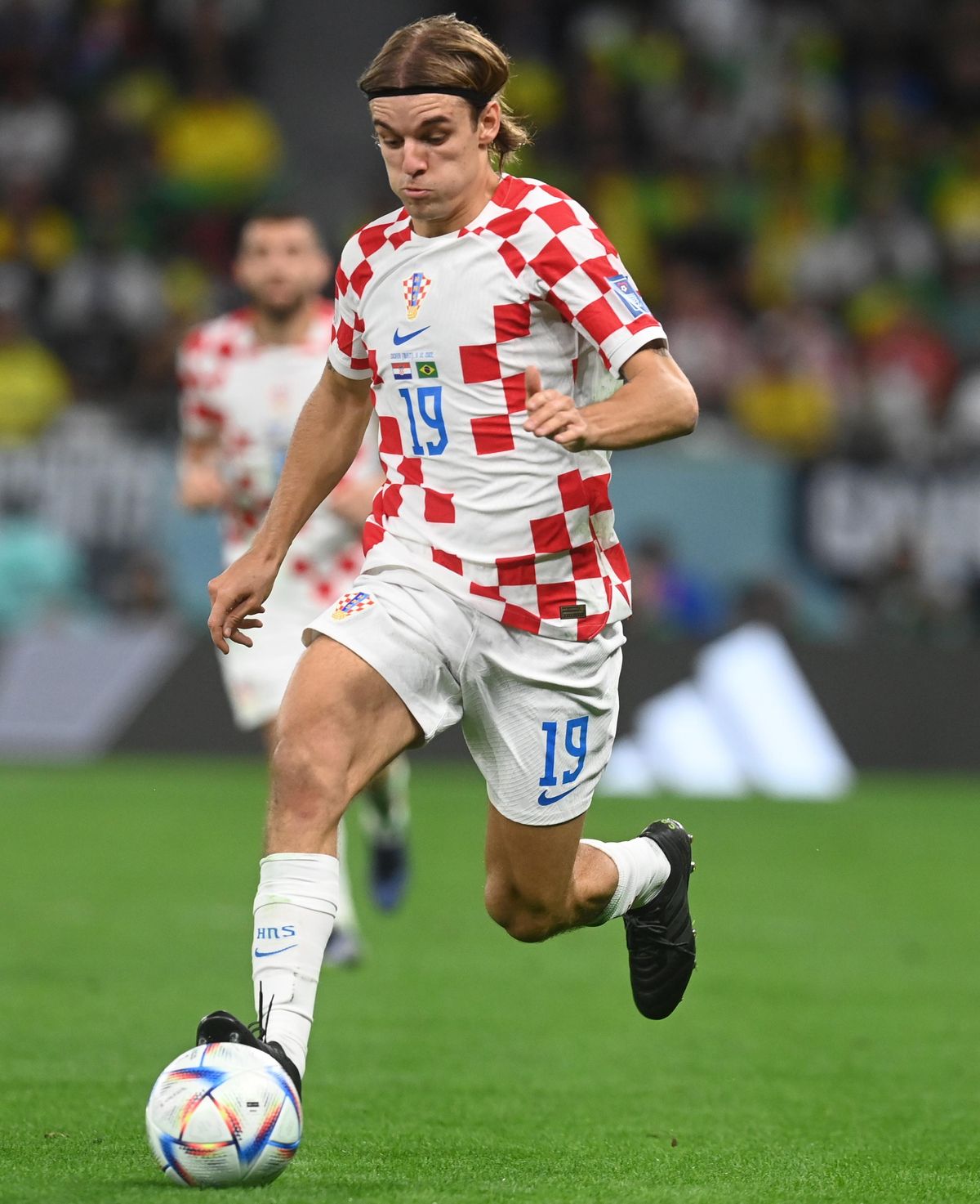 Doha (Qatar), 09/12/2022.- Borna Sosa of Croatia in action during the FIFA World Cup 2022 quarter final soccer match between Croatia and Brazil at Education City Stadium in Doha, Qatar, 09 December 2022. (Mundial de Fútbol, Brasil, Croacia, Catar) EFE/EPA/Neil Hall