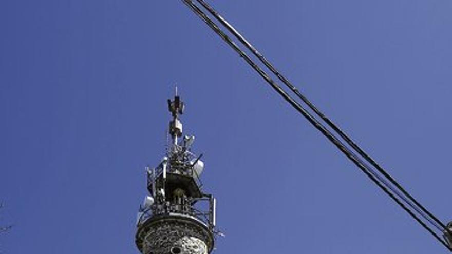 Vodafone tendrá que retirar las antenas de la torre del reloj