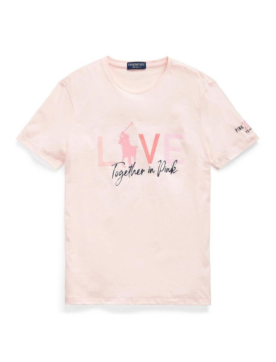 Camiseta rosa con el texto 'Love' de Polo Ralph Lauren. (Precio: 70 euros)