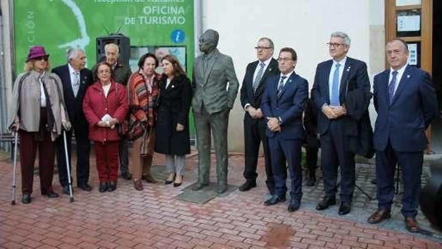 Hermanos de Nobel para Luarca