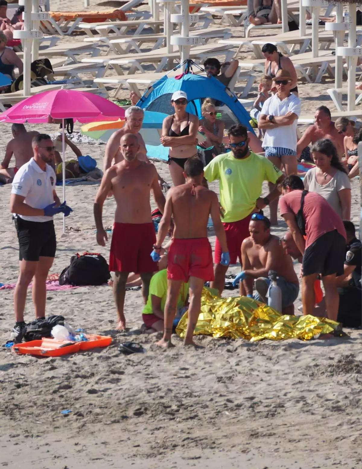 Socorristas reaniman a un bañista alemán de 86 años semiinconsciente flotando en el mar a punto de ahogarse en Peguera