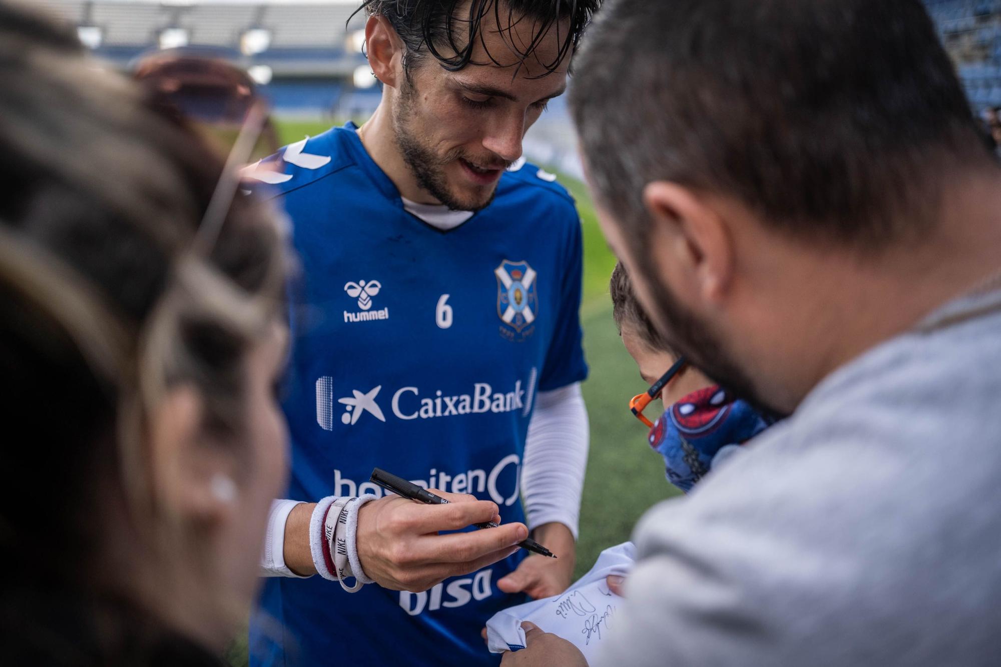 Entrenamiento a puerta abierta del CD Tenerife (3/1/2022)