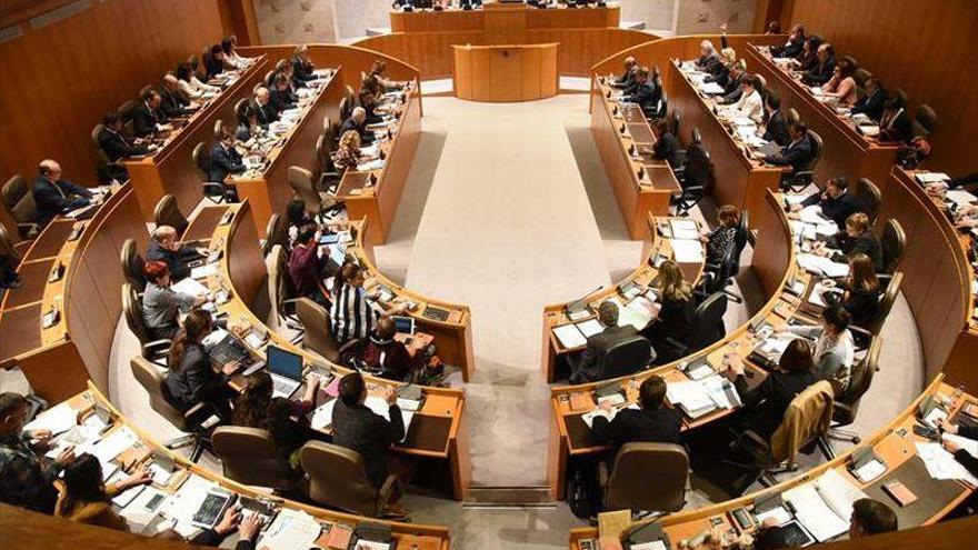 La Diputación Permanente analiza el decreto del tribunal de contratos públicos