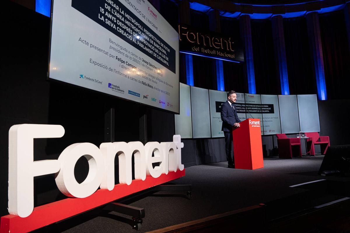 El consejero delegado de Aigües de Barcelona, Felipe Campos, durante la presentación del último informe Rethink BCN
