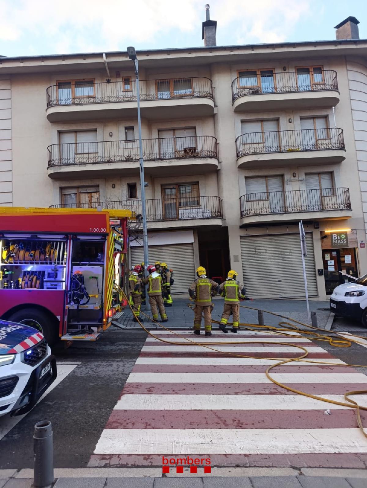 El foc s'ha produït a una estufa d'un edifici de l'avinguda de Catalunya