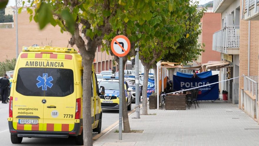 Realizan el levantamiento del cadáver del hombre asesinado con arma de fuego en Montgat