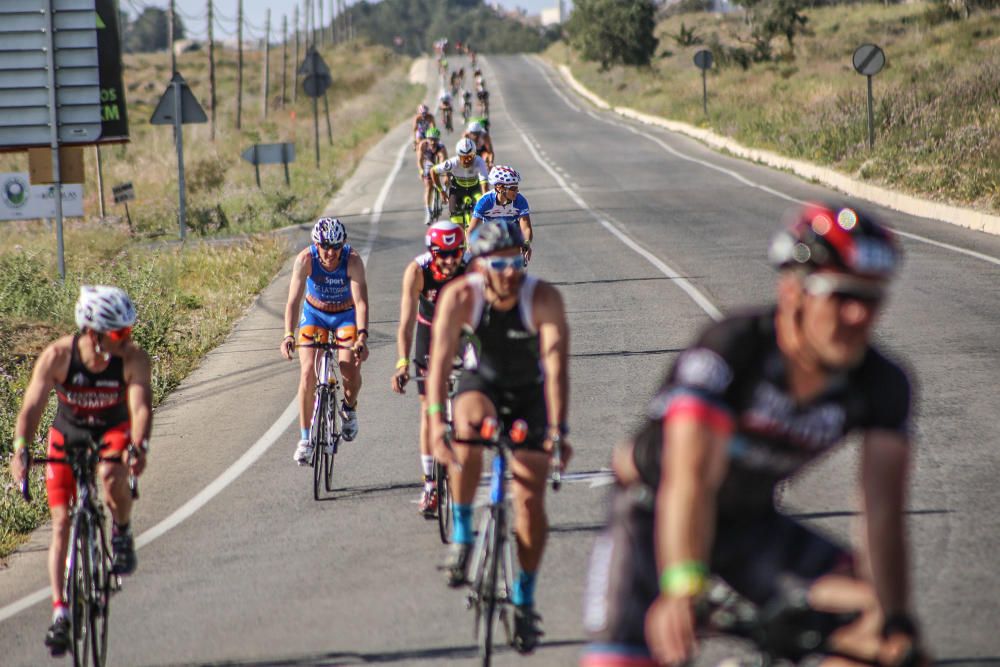 Gustavo Rodríguez y Anna Noguera ganan el Triatlón de Orihuela