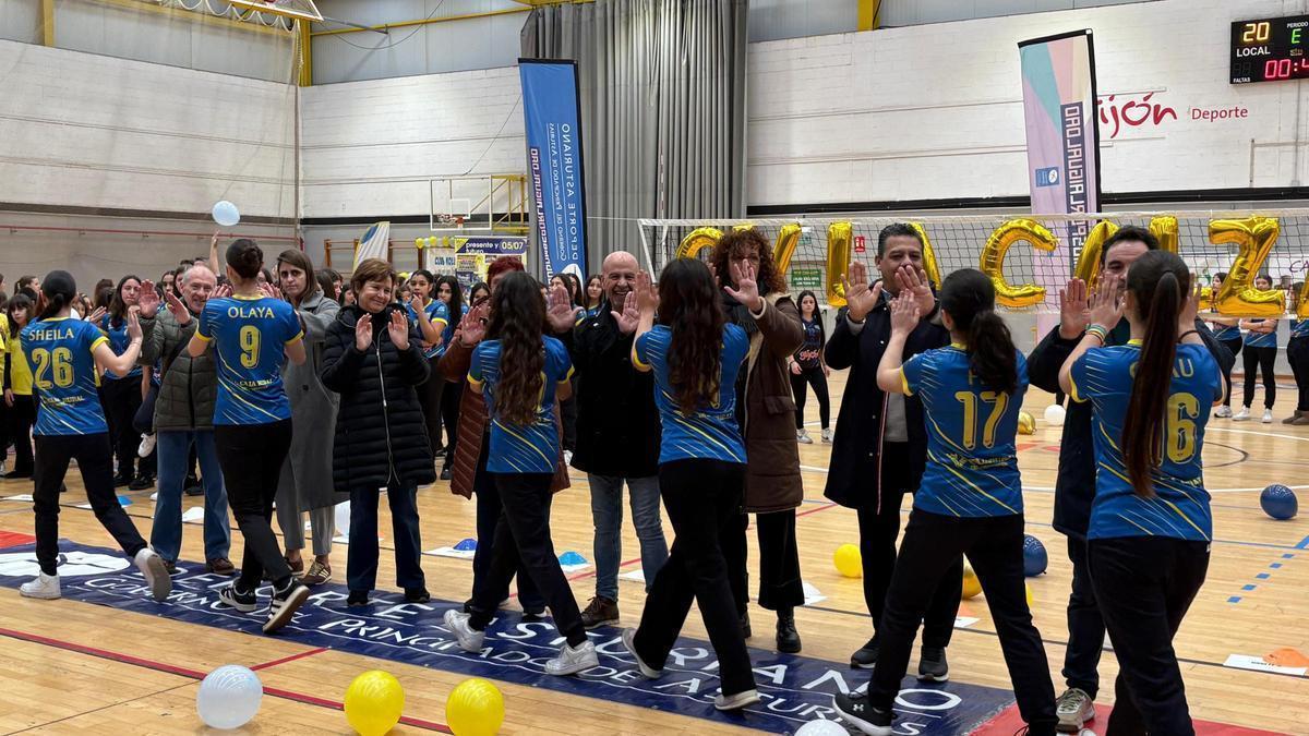 Presentación de los equipos del Voleibol La Calzada para esta temporada y celebración de su 40 aniversario