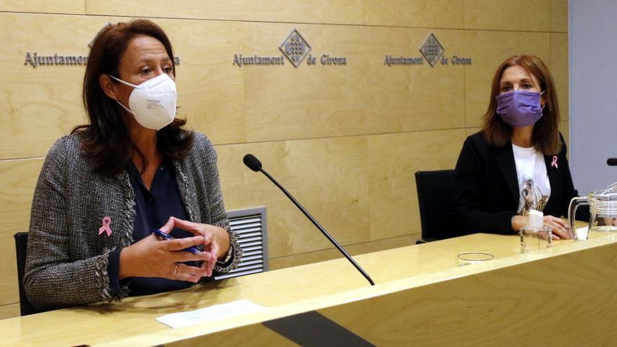 L&#039;alcaldessa de Girona, Marta Madrenas, i la tinenta d&#039;alcaldia d&#039;Hisenda, Maria Àngels Planas, durant la roda de premsa sobre ordenances