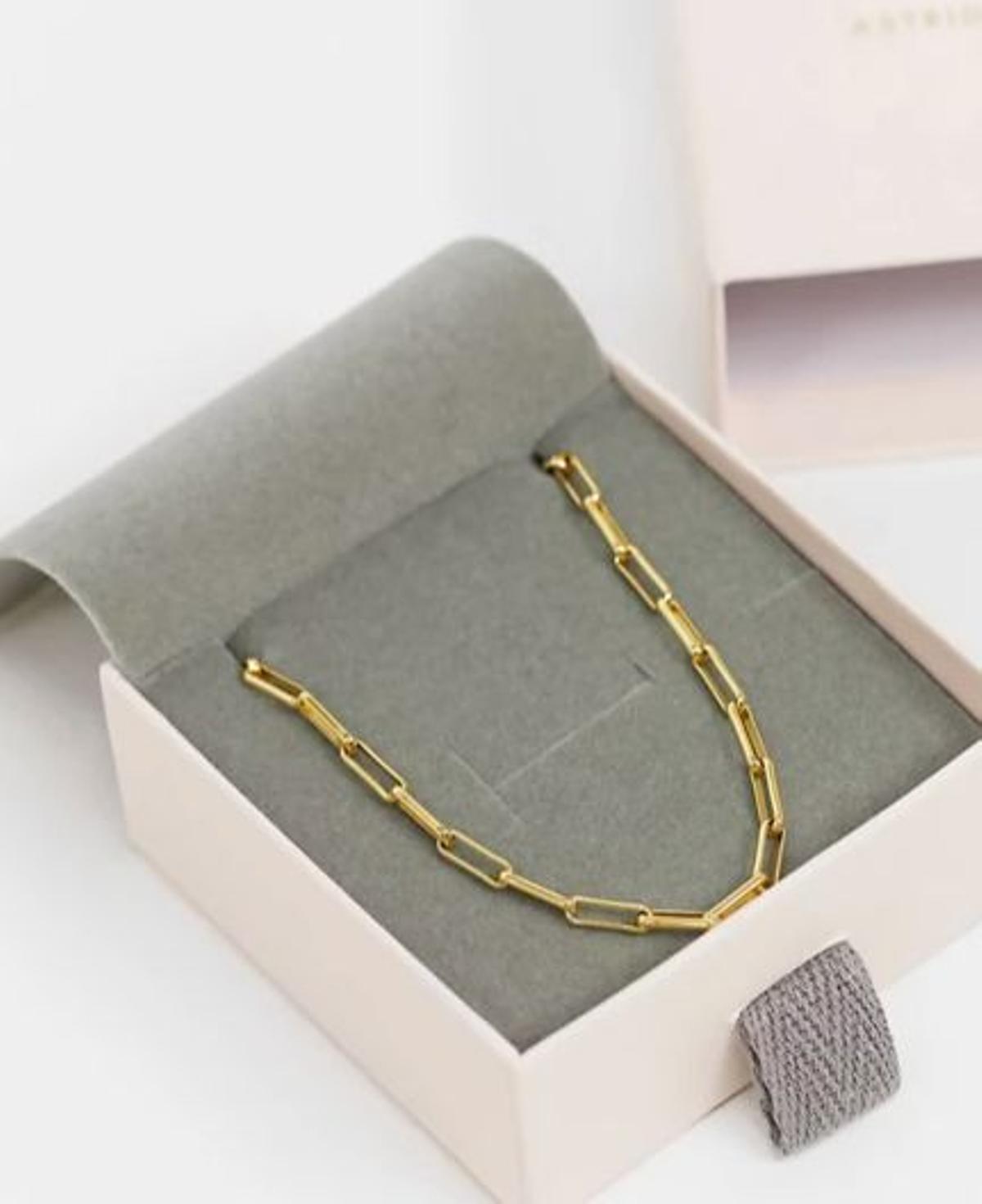 Collar de cadena con eslabones alargados de plata de ley chapada en oro de Astrid & Miyu