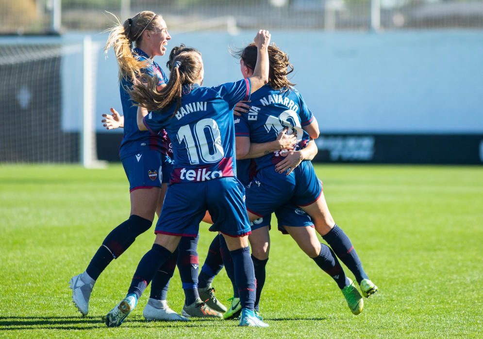 Las imágenes del derbi Valencia - Levante femenino