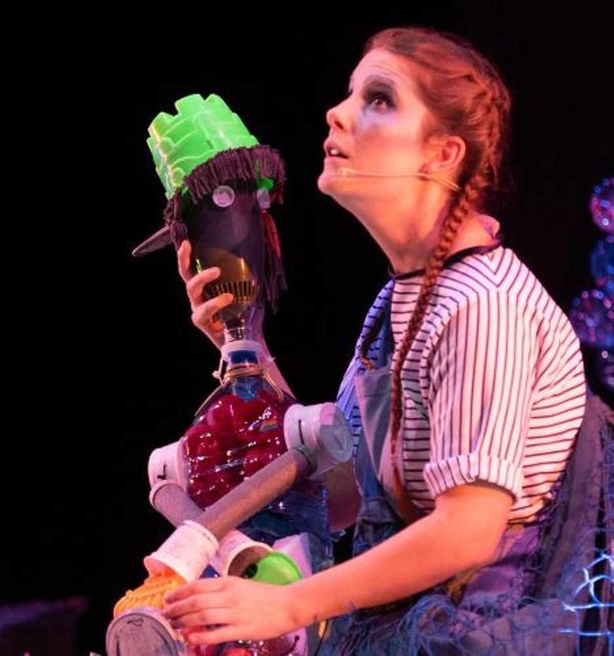 A representación do espectáculo de narración oral Hotel Paraíso comeza ás 12 horas