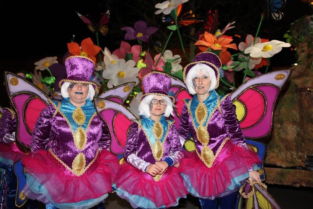 Tret de sortida multitudinari al carnaval de Roses