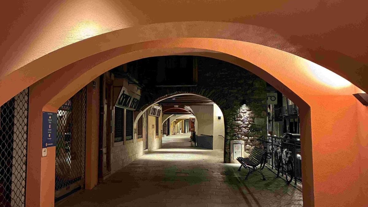 El nou enllumenat ornamental instal·lat en el marc de les obres