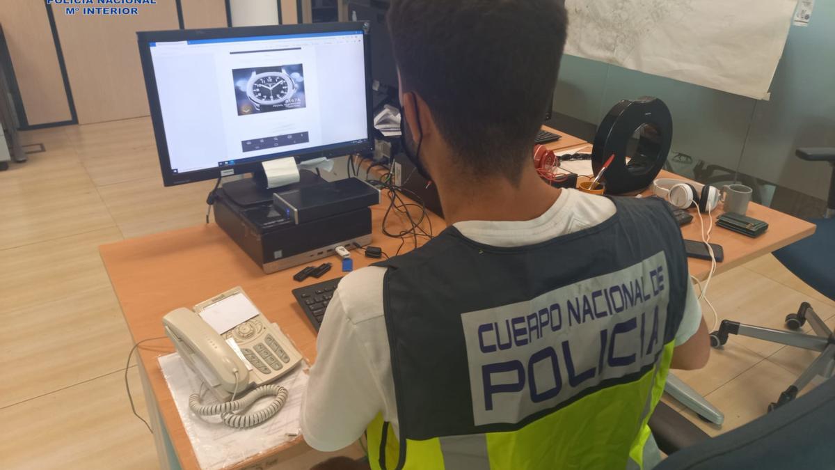 Reloj robado con fuerza en Ibiza