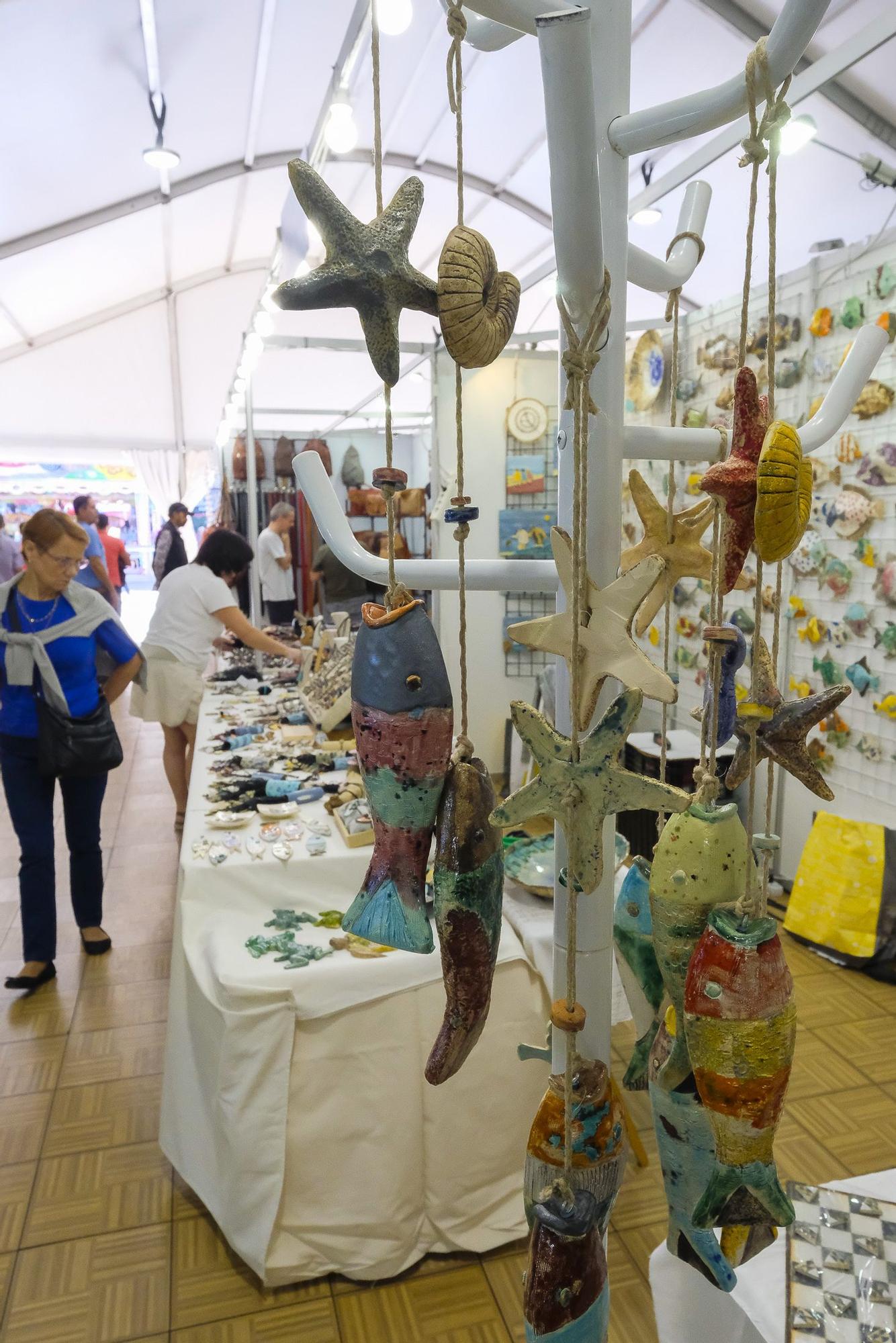 Feria de artesanía en el parque de San Telmo