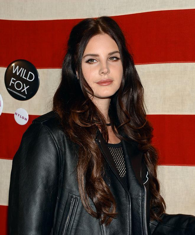 Lana del Rey, Largo con ondas rotas