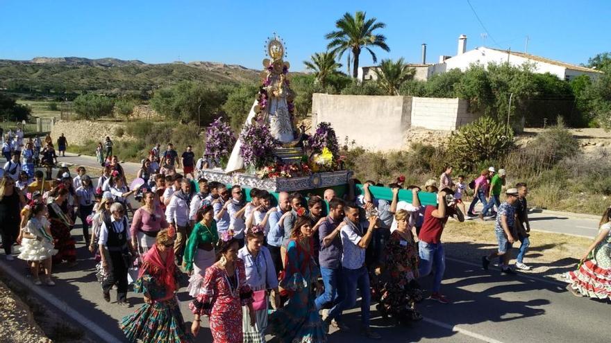 La Virgen del Rocío regresa a casa en romería