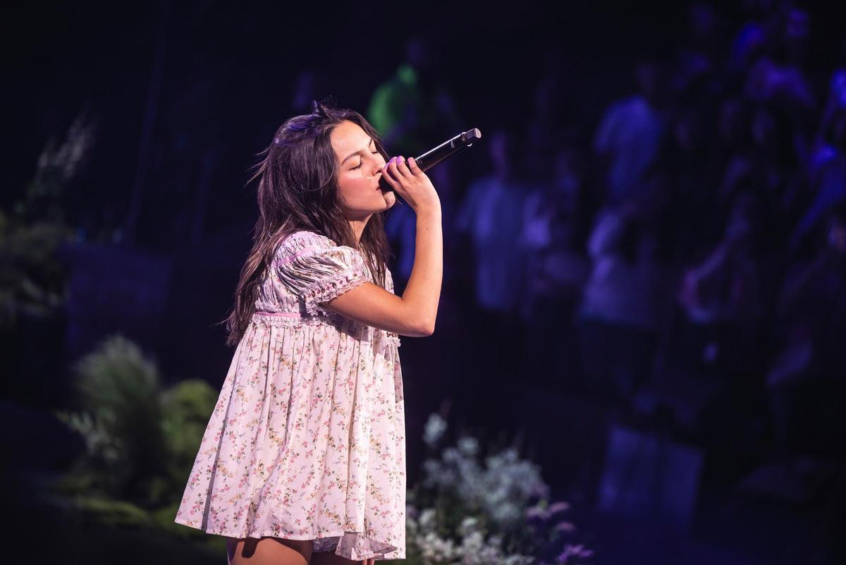 Olivia Rodrigo, en un concierto privado en el Grec previo al Clásico de fútbo